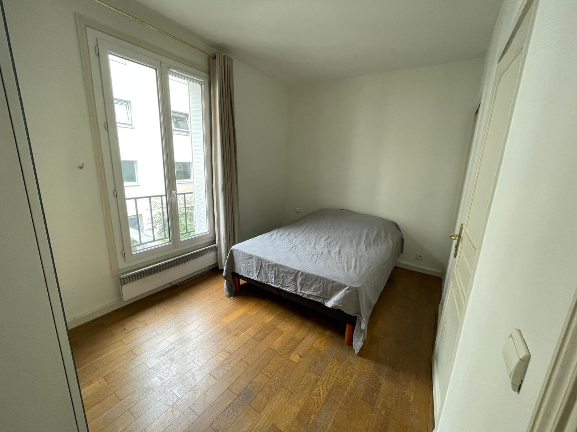- 16 - Passy Apartment *